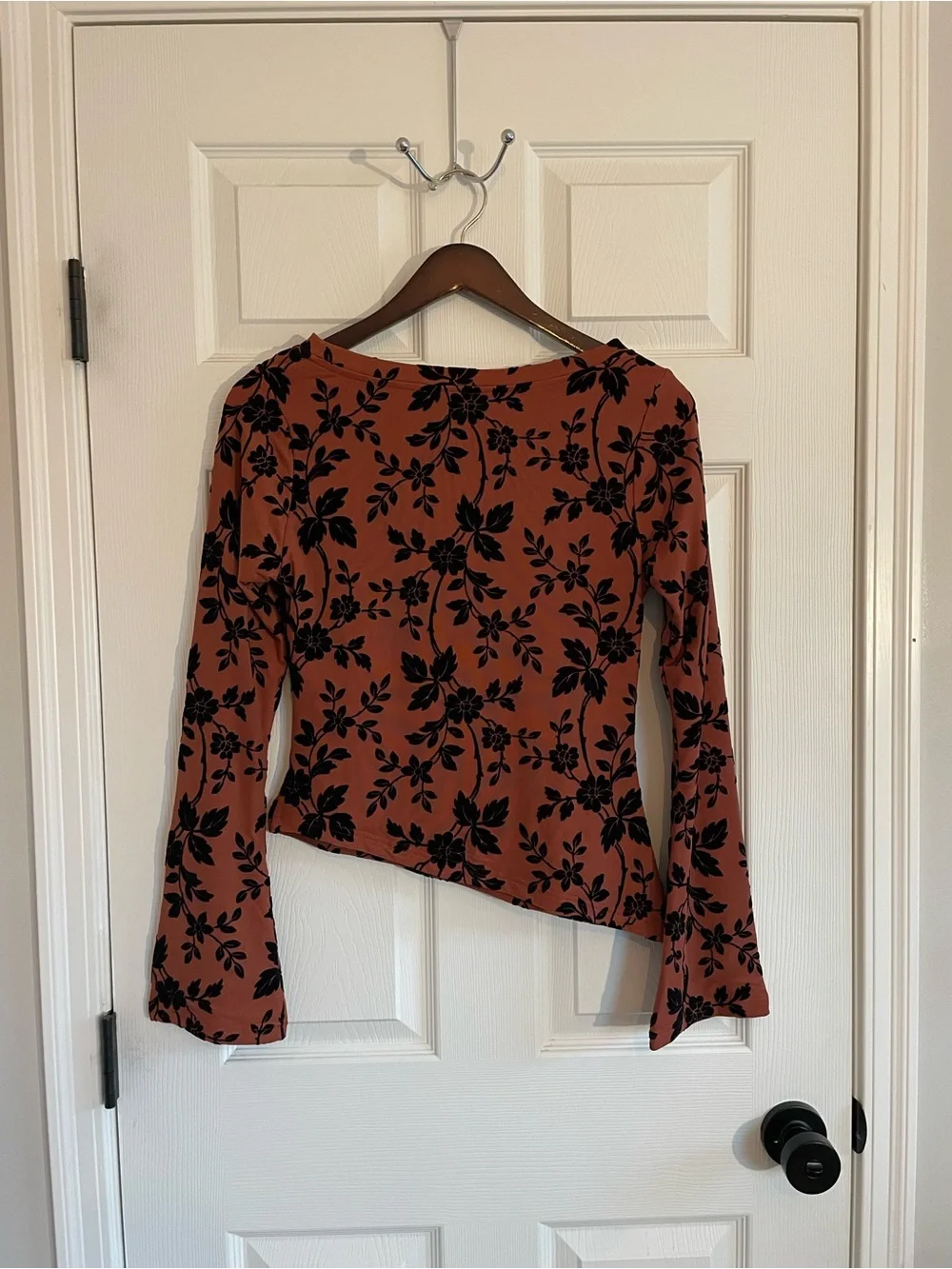 Rust Floral Velvet Long Sleeve Top Women’s M Burnt Orange Blouse Black